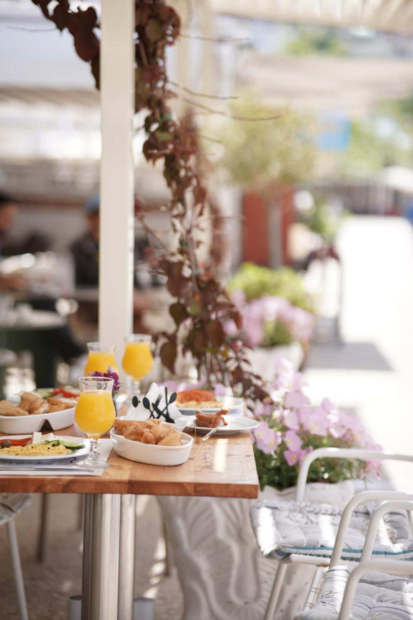 Noemie Hotel Himare Exterior foto
